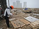 Geologick� pr�zkum p�ed stavbou nov�ho bloku jadern� elektr�rny v Dukovanech je...