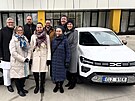 Slavnostn� p�ed�n� nov�ch automobil� z�stupc�m paliativn� p��e pelh�imovsk�...