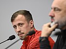 Slávistický obránce Tomá� Vl�ek na tiskové konferenci p�ed utkáním Ligy mistr�...