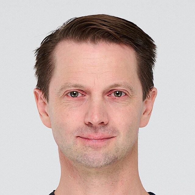 Radek Boh��
