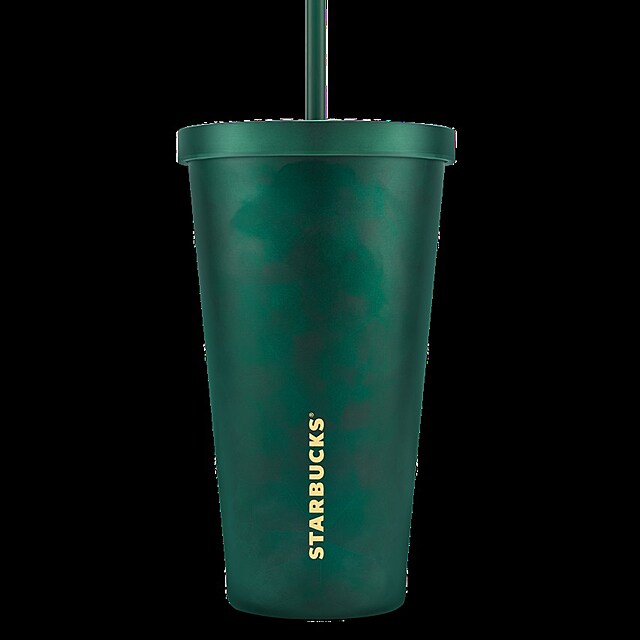 Zima m� letos jasnou barvu, a tou je pist�ciov� zelen�