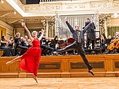 Symfonie vína, která propojením hudby, tance a samotného nápoje p�ibli�uje chu�...