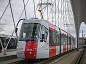 P�edstavení první tramvaje typu 14T v novém barevném �e�ení Pra�ské integrované...
