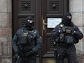 Zásah policie v budov� na Praze 2, kde sídlí M�stský ú�ad �erno�ice. (28. ledna...