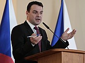 Ministr zahrani�í na tiskové konferenci promluvil o své komunikaci s...