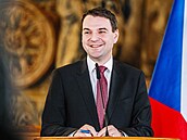 Ministr zahrani�í Petr Macinka na tiskové konferenci promluvil o své komunikaci...