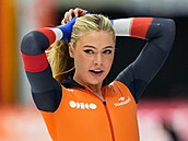 Nizozemská rychlobrusla�ka Jutta Leerdamová reaguje po dojezdu závodu na 1000...
