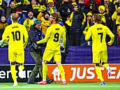 Fotbalisté z Bodö/Glimt Jens Peter Hauge, Kasper Hogh a Ole Blomberg slaví gól...