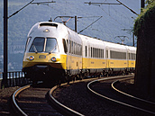 DB-Baureihe 403, Lufthansa Airport Express, zwischen Oberwesel und St. Goar...