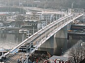 Zát�ová zkou�ka Dvoreckého mostu p�es Vltavu, Lihovar-Dvorce (21. ledna 2026)