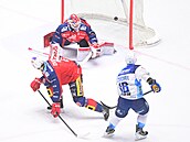 Brn�nský Zbo�il st�ílí gól Pardubicím.