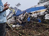 Lidé se shromá�dili u spadlého letadla v Kolumbii. (28. ledna 2026)