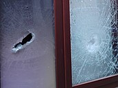 Na kancelá� bývalého �éfa Pirát� Ivana Barto�e v Kutné Ho�e n�kdo zaúto�il....