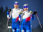 Ond�ej Moravec a Eva Puskar�íková v nových biatlonových kombinézách pro...