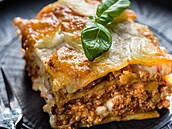 Navrstvené t�stoviny, masové ragú, be�amel a sýr � to jsou lasagne al forno