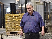 Libor Jane�ka u� od za�átku vsadil na p�stování brambor. Jeho farma je jimi...