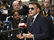 Francouzský prezident Emmanuel Macron p�ed za�átkem mimo�ádného summitu...