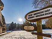 Zázemí pro turisty p�ed vstupem do Adr�pa�ských skal (20. ledna 2026)