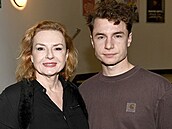 Marcela Karleszová a její syn Oskar Hes na k�tu CD s live záznamem muzikálu...