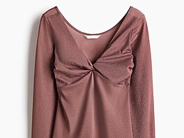 Top s kovovou nitkou je efektní a hodí se i do spole�nosti. Uzel na p�ední...