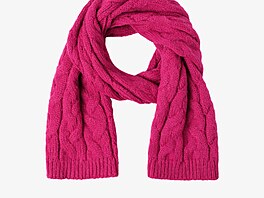 �ála z hebkého materiálu s vyplétaným vzorem a pevnými okraji. Cena 899 K�