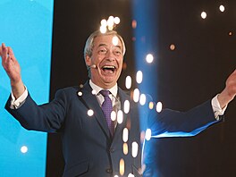 Lídr britské strany Reform UK Nigel Farage na mítinku v Newarku (19. ledna 2026)