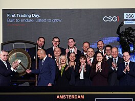 Michal Strnad ude�ením do gongu zahájil obchodování akcií své firmy, Amsterdam,...