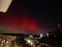 Nad �eskem se objevila polární zá�e, vid�t je nap�íklad v Jablonci nad Nisou....