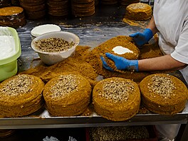 Výroba Medovník� na pra�ském Chodov�. (20. listopadu 2025)