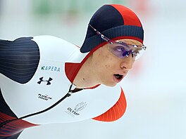 Rychlobrusla� Metod�j Jílek na trati 5000 metr� v Inzellu.