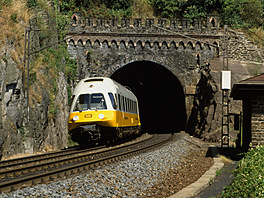 DB-Baureihe 403, Lufthansa Airport Express, bei der Ausfahrt aus dem...