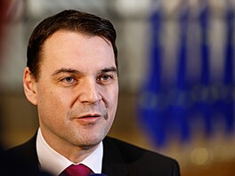 Ministr zahrani�ních v�cí �R Petr Macinka (Motoristé sob�) p�ed jednáním v...