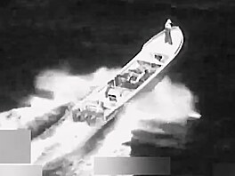 Americká armáda zaúto�ila na lo� podez�elou z pa�ování drog. P�i útoku ve...