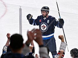 Josh Morrissey se raduje z gólu.