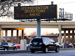 Ú�ady varují texaské �idi�e p�ed blí�ící se vánicí. (21. ledna 2026)