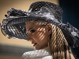 Týmy sklá��, bi�uterist� i um�leckých �kol dnes v Jabloneckém Eurocentru...