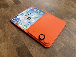 Model mo�né podoby chystaného ohebného iPhonu vyti�t�ný na 3D tiskárn�