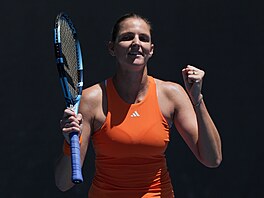 Karolína Plí�ková se raduje z postupu do t�etího kola Australian Open.