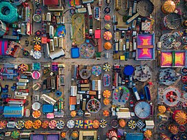 Veletrh Hull Fair v britském m�st� Hull je plný barev, co� vynikne práv� p�i...