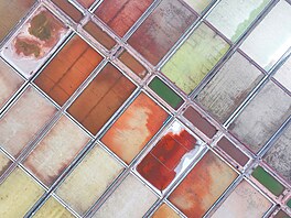 Fotografie po�ízená v dubnu 2025 zachycuje rozsáhlé �solné pole� ve východní...