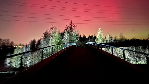 Nad �eskem se objevila pol�rn� z��e, vid�t je nap��klad v Liberci. (19. ledna 2026)