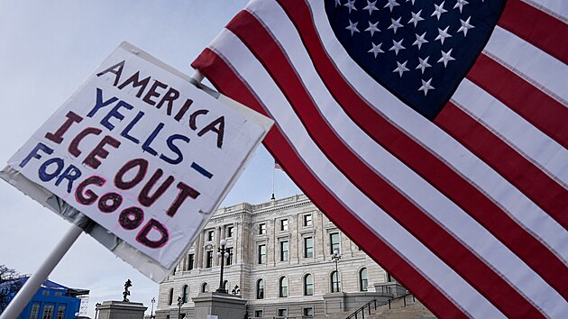 Protesty proti ��adu pro imigraci a cla (ICE) a americk�mu prezidentovi Donaldu Trumpovi ve m�st� Saint Paul v Minnesot�. (20. ledna 2026)