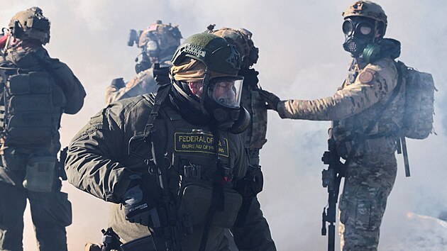 Nepokoje v Minneapolisu v oblasti, kde feder�ln� imigra�n� agenti zast�elili mu�e. (24. ledna 2026)