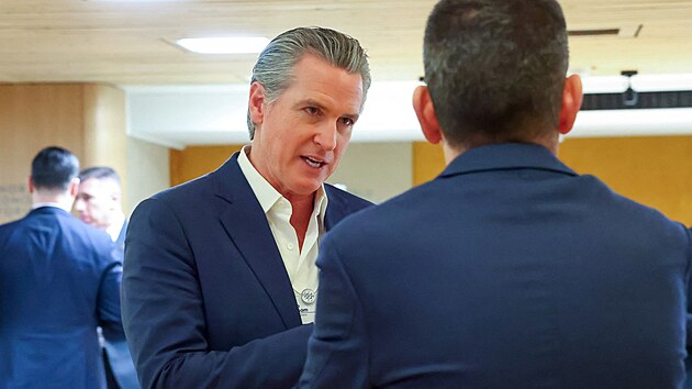 Kalifornsk� guvern�r Gavin Newsom na Sv�tov�m ekonomick�m f�ru ve �v�carsk�m Davosu (20. ledna 2026)