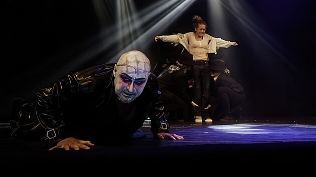 Z muzikálu Tajemství v Divadle Kalich