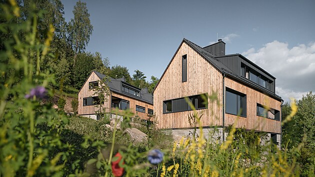 V Bed�ichov� vyrostly �ty�i horské domy, ka�dý získal unikátní interiér.