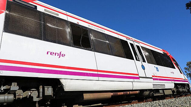 Na jihov�chod� �pan�lska v provincii Murcia narazil osobn� vlak do je��bu. (22. ledna 2026)