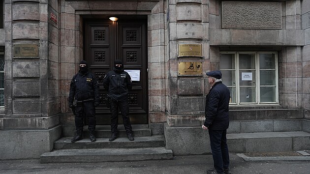 Z�sah policie v budov� na Praze 2, kde s�dl� M�stsk� ��ad �erno�ice. (28. ledna 2026)