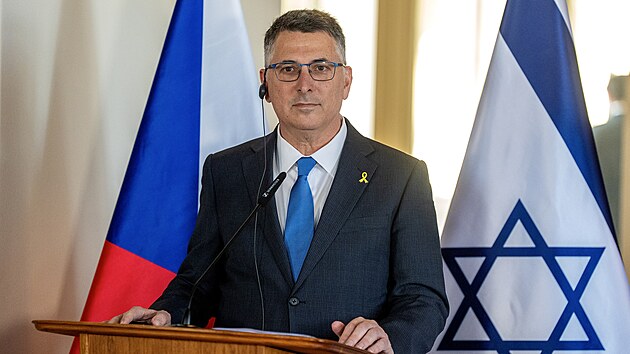 Izraelsk� ministr zahrani�� Gideonem Saarem na tiskov� konferenci po setk�n� s ministrem zahrani�� Petrem Macinkou. (20. ledna 2025)