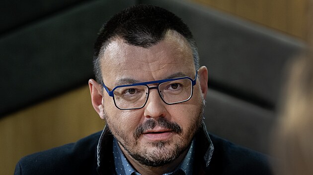 Hostem po�adu Rozst�el je �t�p�n Klen, b�val� komisa� z�sahov� jednotky.